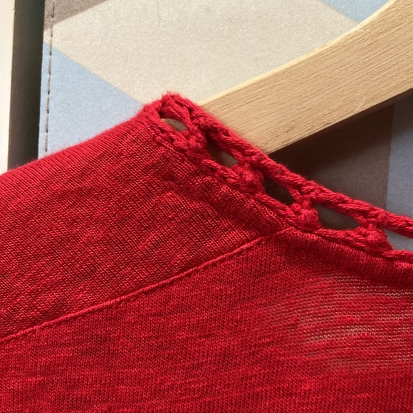 Maje 100% Linen Red Crochet Stitch Inset Tee Shirt - Picture 6 of 7